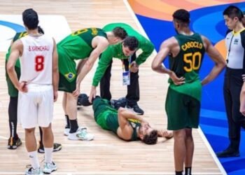 Лідер збірної Бразилії отримав кошмарну травму і достроково завершив виступ на чемпіонаті світу | Баскетбол |