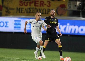 Колишній арбітр ФІФА розібрав скандальні епізоди у матчі Аріс — Динамо | Єврокубки