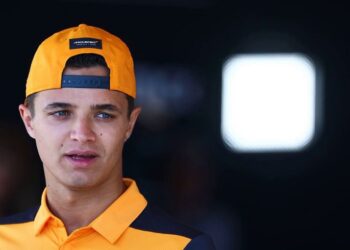 Норрис заявил, что ему не нравится управлять болидом «Макларена» — Чемпионат