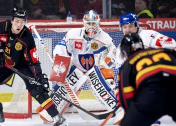 Новий формат і незвичайні правила гри: сьогодні стартує дев’ятий сезон Хокейної Ліги Чемпіонів | Хокей |