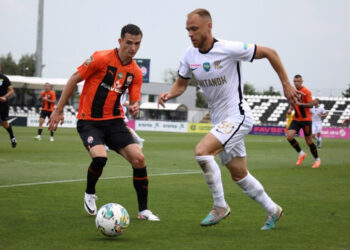 «Шахтар» долає на виїзді «Колос», попри вилучення