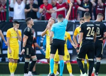 Скандальне вилучення Когута — в огляді матчу Спартак Трнава — Дніпро-1 (Відео) | Єврокубки