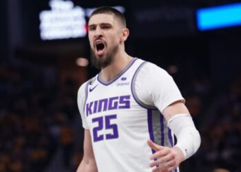 Сакраменто прийняв рішення щодо включення Леня у заявку на новий сезон НБА | Баскетбол |