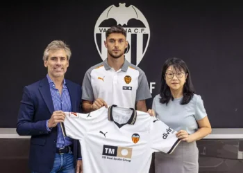 «Перебуватиме під дуже високим тиском»: коментатор оцінив шанси Яремчука перезапустити кар’єру у Валенсії — Футбол