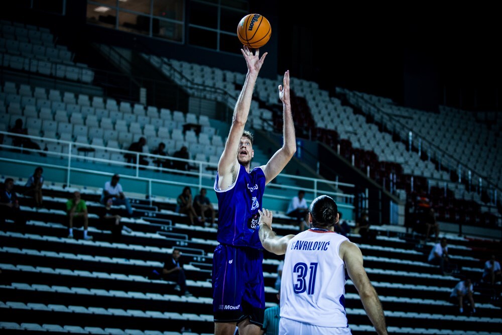 Артем Пустовий стартував з перемоги у кваліфікації Ліги чемпіонів