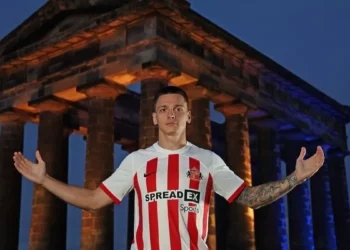 Русин дебютував за Сандерленд: відомі оцінки українського форварда за програний матч — Футбол