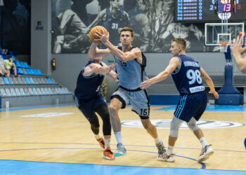 Будівельник переміг Дніпро на турнірі в Івано-Франківську — Федерація баскетболу України