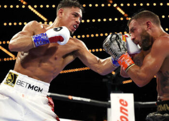 Бывший соперник Ломаченко вызвал украинца на реванш — Спорт ):Бокс