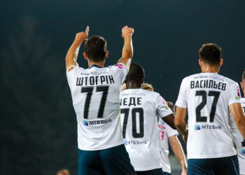 «Чорноморець» громить «Олександрію» в ювілейному матчі