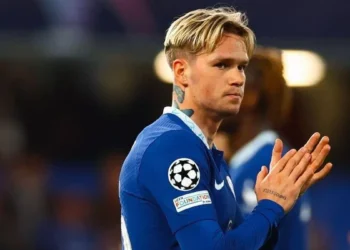 «Ви заслужили це»: Мудрик відповів вболівальникам Челсі після кубкового матчу з Брайтоном — Футбол