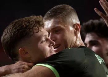 Циганков забив перший гол в сезоні за Жирону: Довбик оформив дебютний асист — Футбол