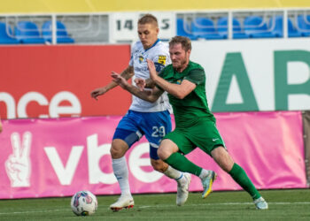 «Динамо» долає «Ворсклу» в ювілейному матчі Буяльського