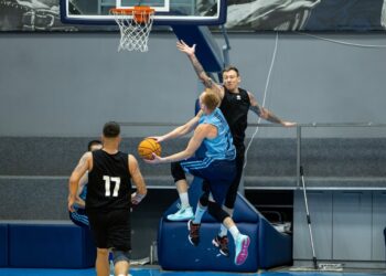 Дніпро обіграв Запоріжжя в контрольному матчі: фотогалерея — Федерація баскетболу України