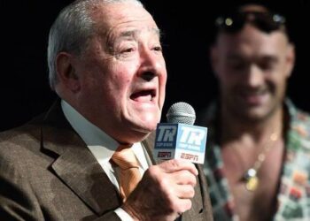 «Должны прекратить заниматься ерундой»: Промоутер Фьюри верит, что бой с Усиком состоится — Спорт ):Бокс