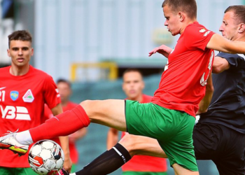 Друга ліга. Локомотив святкує дебютну перемогу