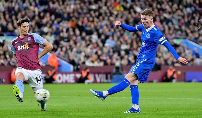 «Эвертон» пробился в 1/8 финала Кубка английской лиги, обыграв «Астон Виллу»