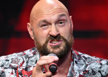 Фьюри — об Усике в бою с Дюбуа: Маленький засранец Усик жульничал — Спорт ):Бокс