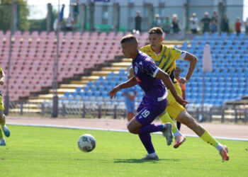 ЛНЗ уперше бере очки вдома