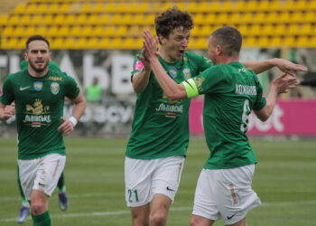 Перша ліга. Кожанов ударом головою рятує Карпати у грі з ЛНЗ