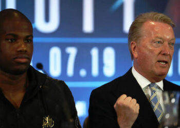 Промоутер Дюбуа сообщил, какого решения ожидает от протеста на результат боя с Усиком — Спорт )Бокс