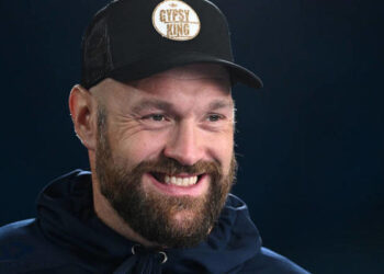 Промоутер Фьюри назвал главную проблему организации боя Тайсона с Усиком — Спорт ):Бокс