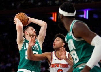 Михайлюк набрав 15 очок в першій передсезонній грі за Бостон | Баскетбол |