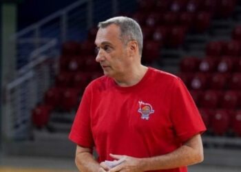 Тренеру Прометея Гінзбургу вдалося виїхати з Ізраїлю | Баскетбол |