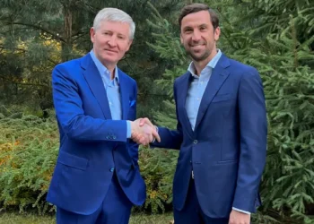 «Знаючи, що ми плануємо призначити нового тренера, ти не злякався»: Ахметов зустрівся з Срною — Футбол