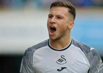 Кухаревич забив дебютний гол за Суонсі: команда українського форварда розгромила Міллволл — Футбол