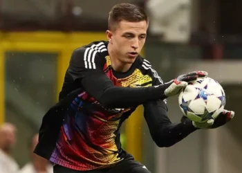 «Трубін має бути покараний!»: жорстка реакція фанів Бенфіки на пропущений гол українця – думки розділилися — Футбол