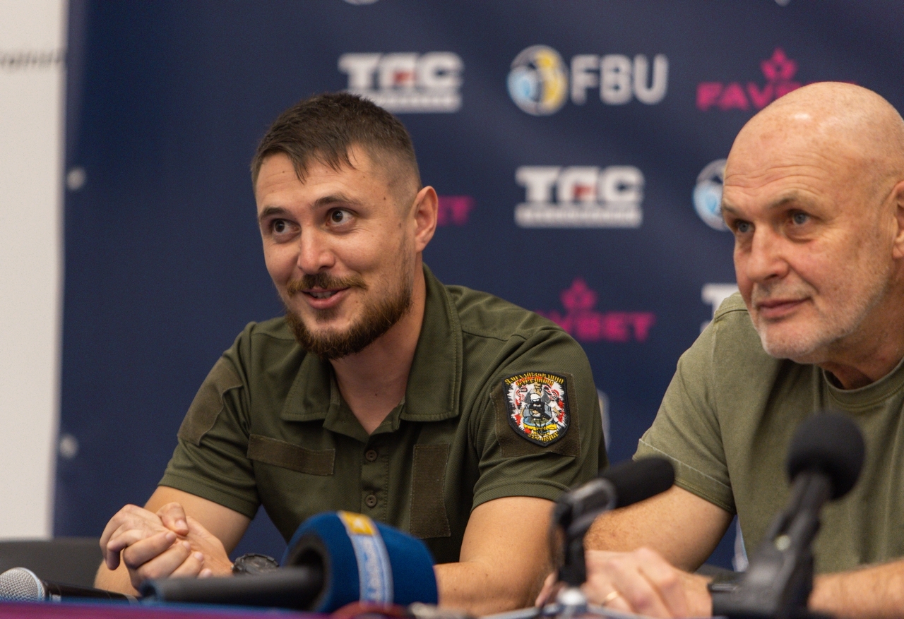 Андрій Менько: Намагаємось на фронті слідкувати за чемпіонатом України. Не зупиняйтесь, грайте!