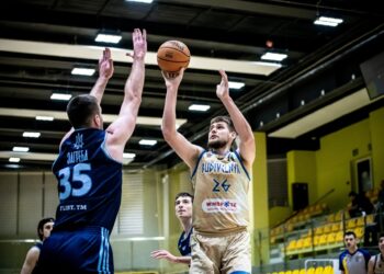 Будівельник проти Дніпра: класичне протистояння на старті сезону Суперліги Favbet — Федерація баскетболу України