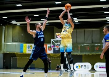 Дніпро переміг Будівельник на старті сезоні: фотогалерея матчу — Федерація баскетболу України