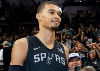 Вембаньяма дебютував за Сан-Антоніо | Баскетбол |