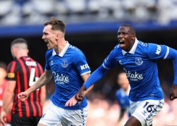 «Эвертон» уничтожил «Борнмут» в 8 туре АПЛ