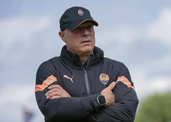 «Його сили й потужності не вистачає надовго»: ван Леувен висловився про легіонера Шахтаря та повернення Бондаря — Футбол