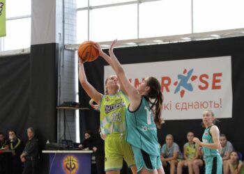 Інтерхім у напруженому матчі вирвав перемогу у Вінниці: фотогалерея — Федерація баскетболу України