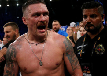 «Превосходит всех»: Экс-чемпион объяснил, почему Усик должен победить Фьюри — Спорт ):Бокс