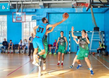 Селф Мейд впевнено здолав Львівську Політехніку: фотогалерея — Федерація баскетболу України