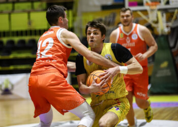 Старий Луцьк у столицi впевнено перемiг Кривбас — Федерація баскетболу України