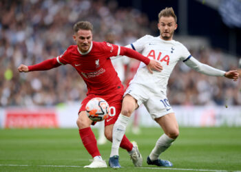 «Тоттенхэм» со скандальным судейством обыграл «Ливерпуль» в 7 туре АПЛ