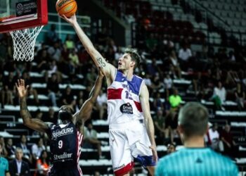Українці за кордоном: Пустовий програв у Лізі чемпіонів, Санон набрав 16 очок в першому матчі в сезоні — Федерація баскетболу України