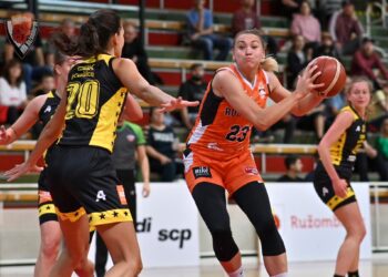 Українки за кордоном: дабл-дабл Яцковець та перемога Дубнюк в дербі — Федерація баскетболу України