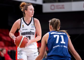 Українки за кордоном: Удоденко виграла «українське дербі» в Литві, Гаврильчик зробила 9 підбирань у Чехії — Федерація баскетболу України