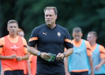 Ван Леувен конфликтовал с лидерами «Шахтера», что повлияло на его увольнение