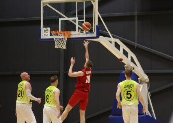 Вища ліга: стартові перемоги Прометея, Самбора, Хмельницького та Харківських Соколів — Федерація баскетболу України