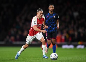 «Арсенал» без проблем выиграл у «Севильи» в групповом раунде Лиги чемпионов