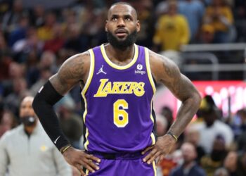 Леброн може пропустити матч проти Портленда через травму | Баскетбол |