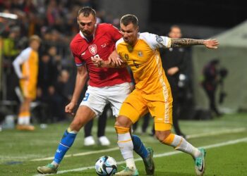 Казахи и молдаване упустили возможность пробиться на Евро-2024