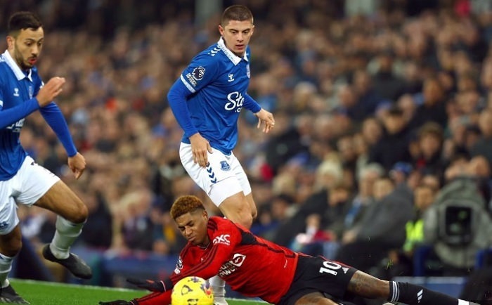 Оценка Миколенко в матче между «Эвертоном» и «МЮ»